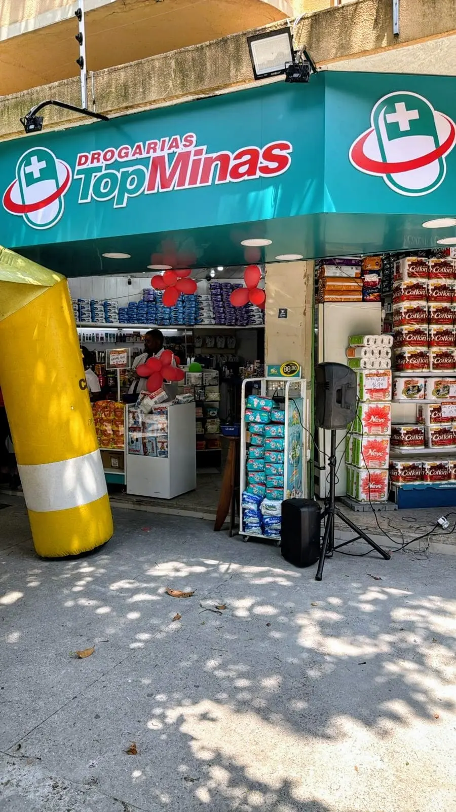 Fachada real da TopMinas na Rua Dr. Padilha, em Engenho de Dentro